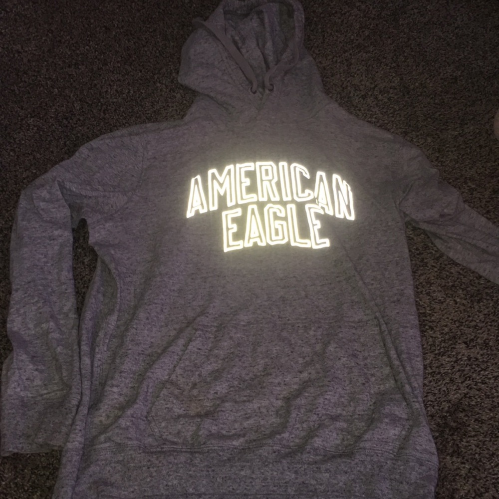 American Eagle grey sweatshirt